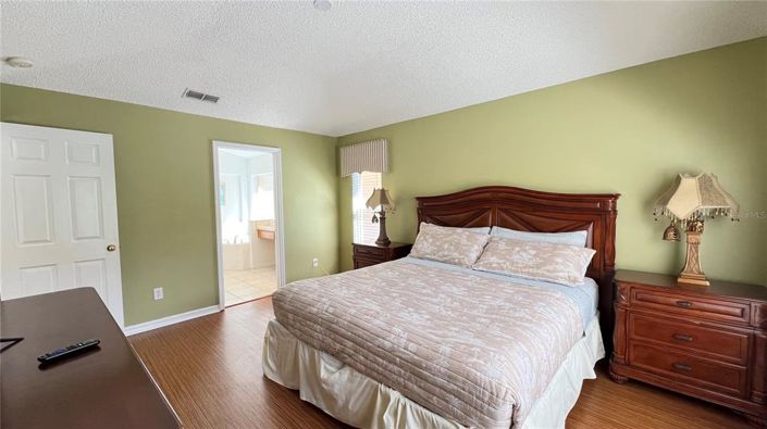 Image No.28-5 Bed House for sale