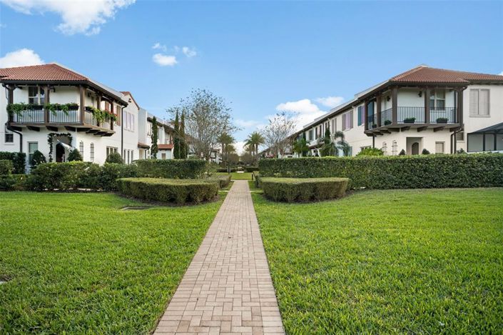 Image No.49-4 Bed Townhouse for sale