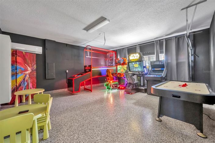 Image No.43-8 Bed House for sale