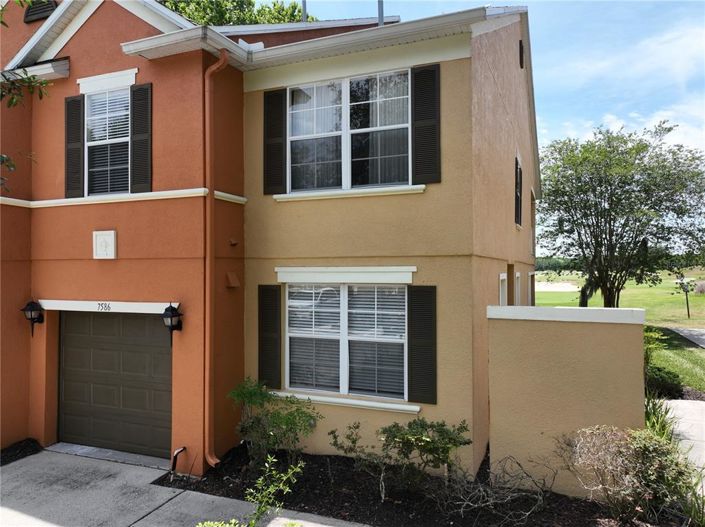 Image No.2-4 Bed Townhouse for sale
