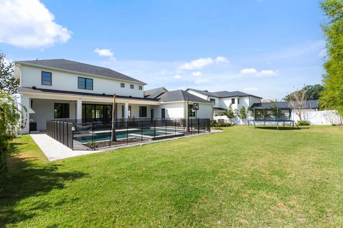 Image No.8-4 Bed House for sale