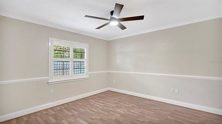 Image No.26-6 Bed House for sale