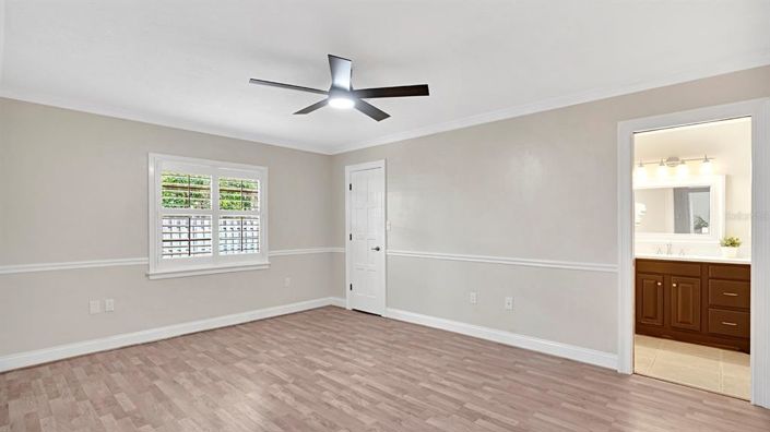 Image No.27-6 Bed House for sale