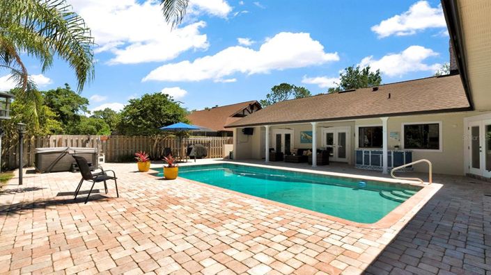 Image No.40-6 Bed House for sale