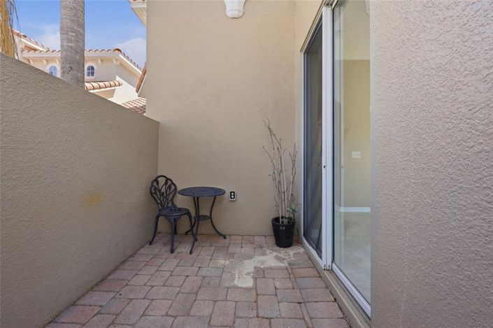Image No.15-5 Bed Townhouse for sale