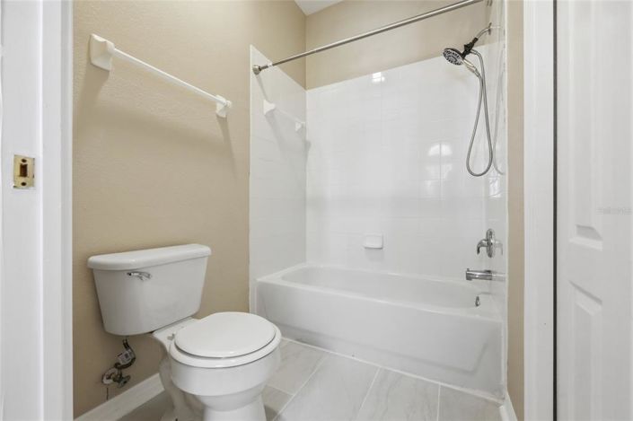 Image No.25-5 Bed Townhouse for sale
