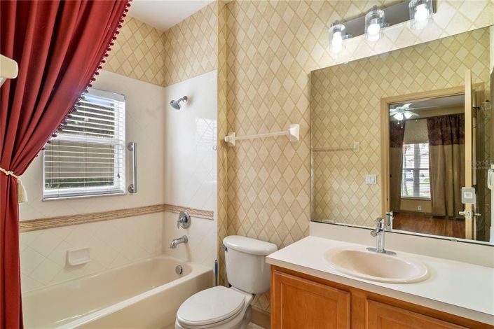 Image No.10-4 Bed House for sale