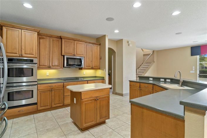 Image No.25-4 Bed House for sale