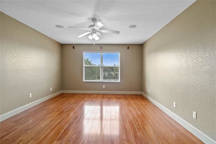 Image No.33-4 Bed House for sale