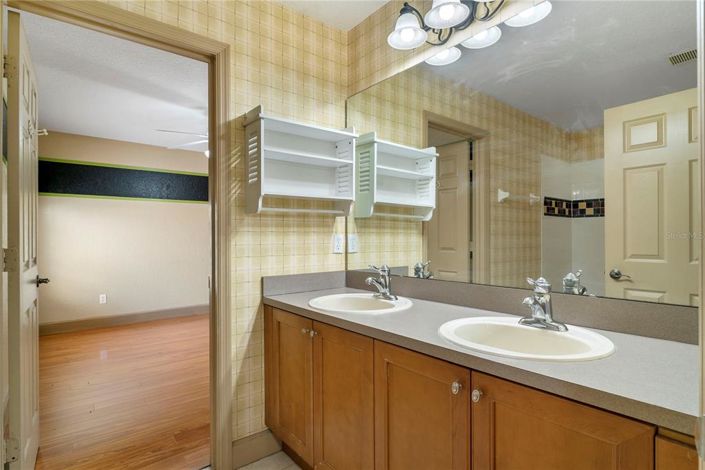 Image No.45-4 Bed House for sale