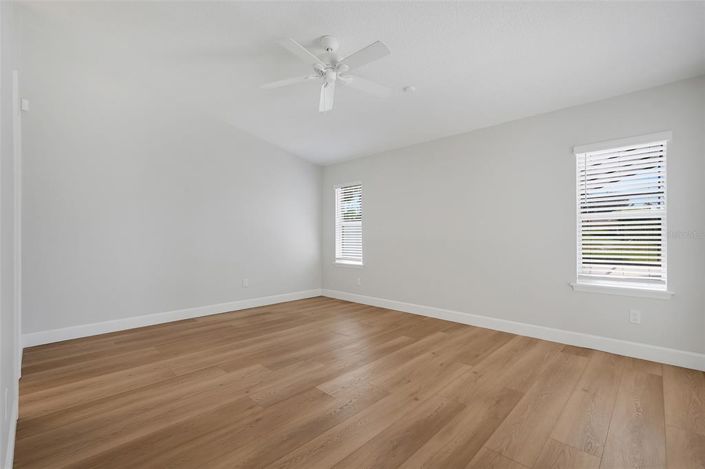 Image No.20-4 Bed House for sale