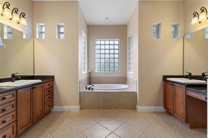 Image No.26-2 Bed House for sale