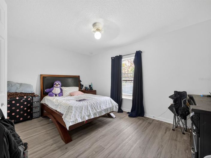 Image No.27-4 Bed House for sale