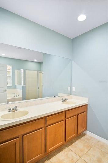 Image No.24-5 Bed House for sale
