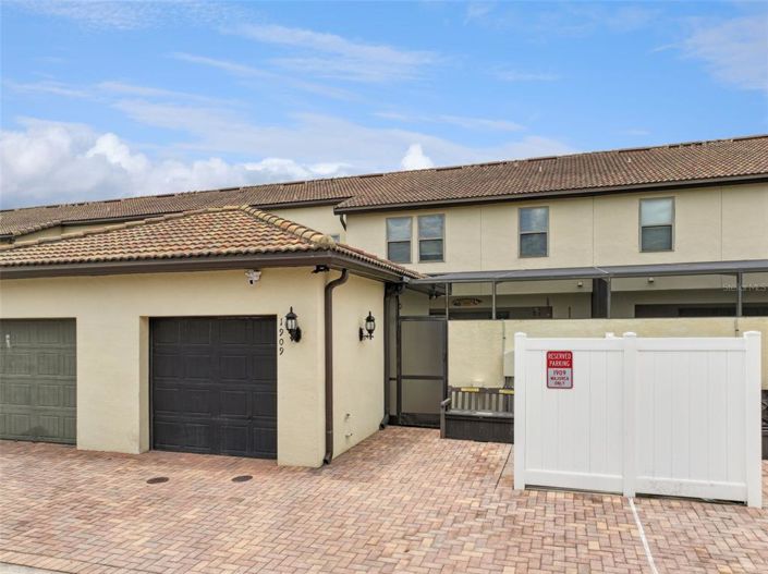 Image No.30-5 Bed Townhouse for sale