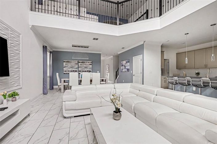 Image No.7-5 Bed House for sale