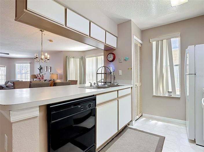 Image No.17-3 Bed Apartment for sale