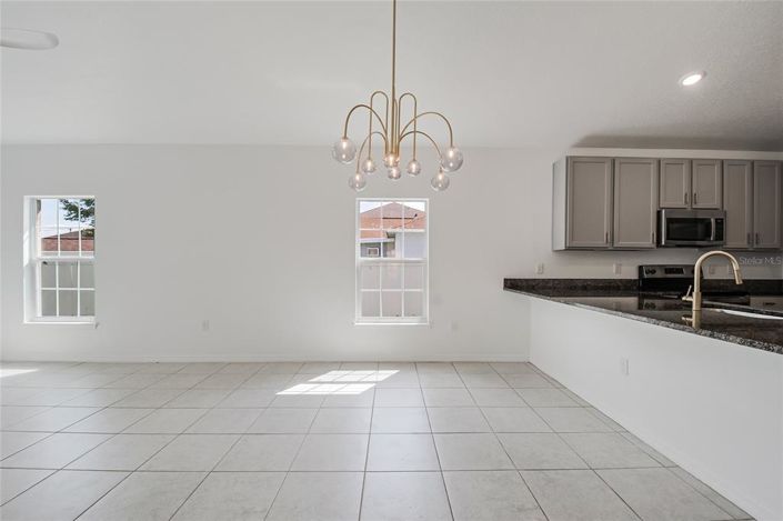 Image No.17-4 Bed House for sale