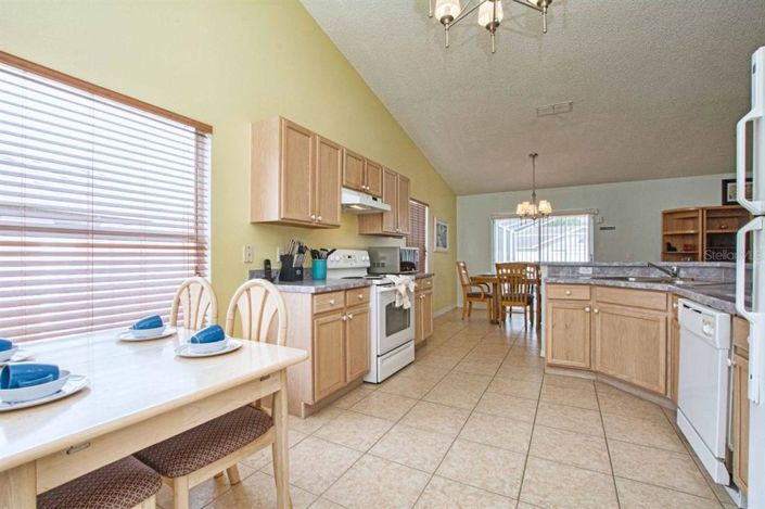 Image No.17-4 Bed House for sale