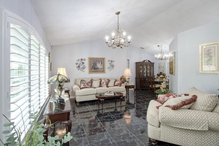 Image No.21-4 Bed House for sale