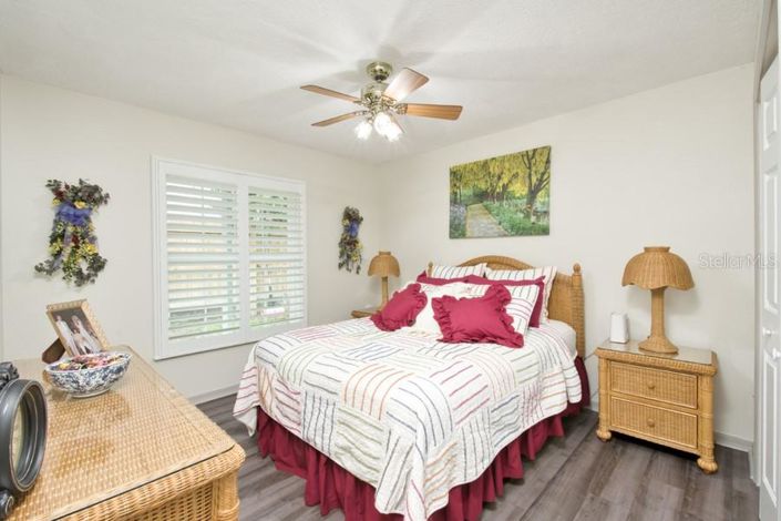 Image No.24-4 Bed House for sale