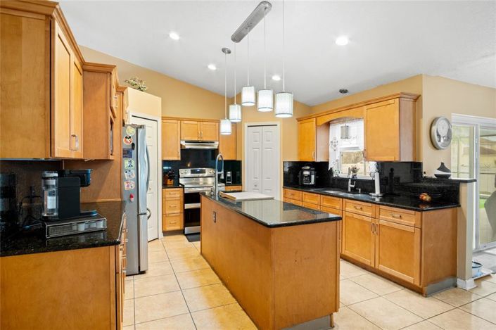 Image No.3-4 Bed House for sale