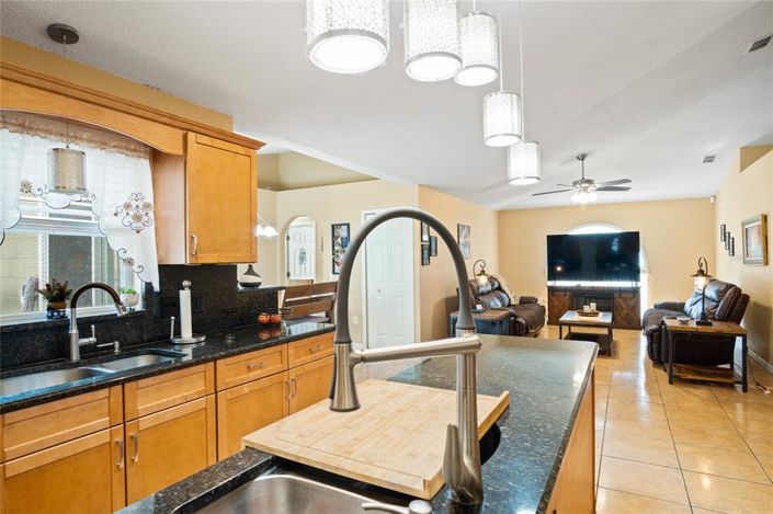 Image No.6-4 Bed House for sale