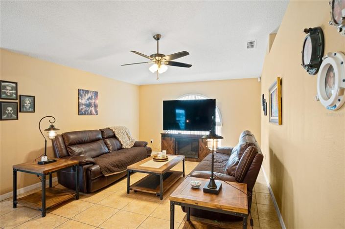 Image No.8-4 Bed House for sale