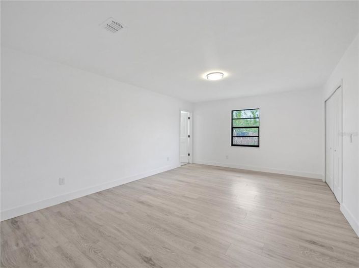 Image No.14-4 Bed House for sale