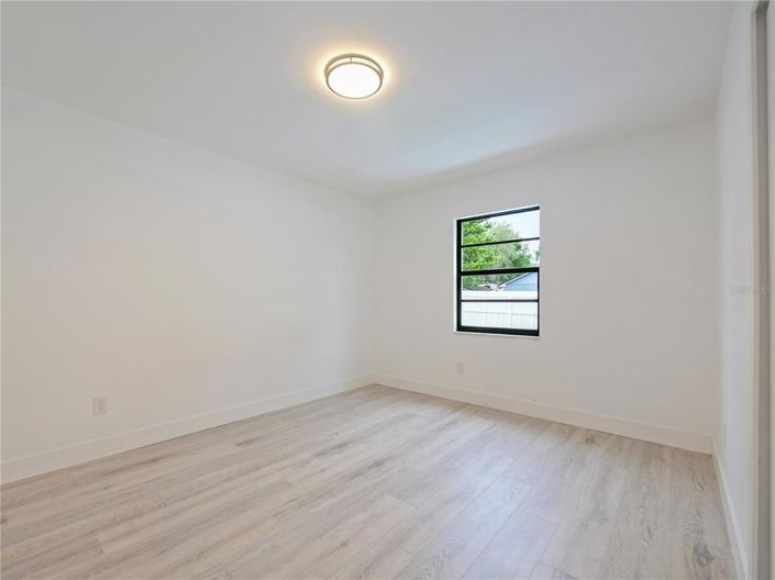Image No.20-4 Bed House for sale