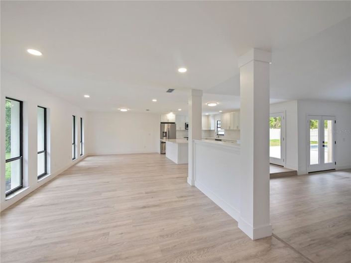 Image No.3-4 Bed House for sale