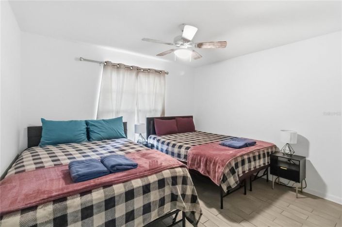 Image No.17-3 Bed House for sale