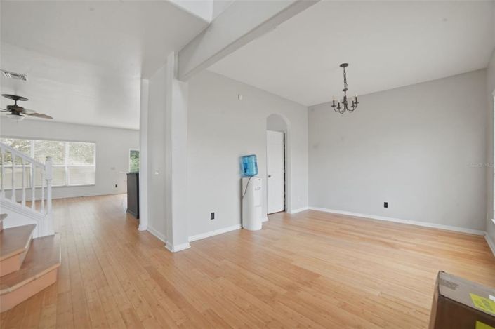 Image No.12-5 Bed House for sale
