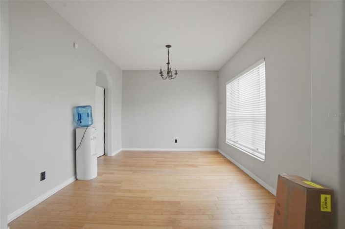 Image No.14-5 Bed House for sale