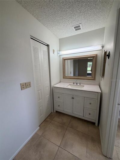 Image No.17-3 Bed House for sale