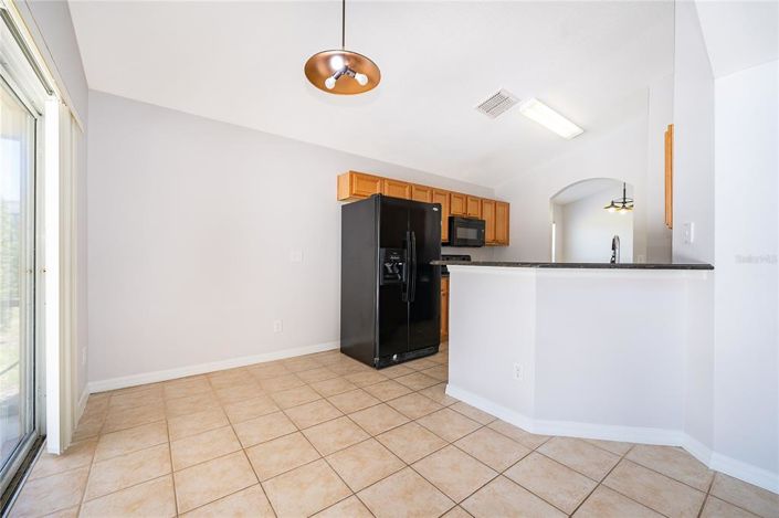 Image No.12-5 Bed House for sale