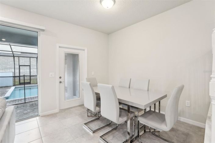 Image No.7-5 Bed Townhouse for sale