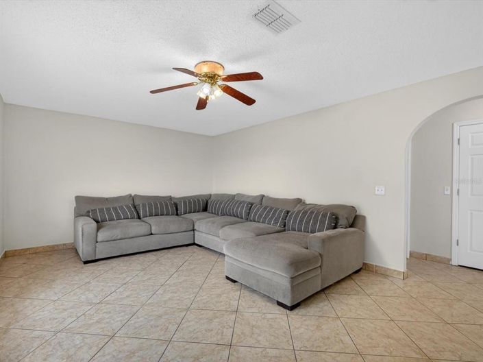 Image No.20-4 Bed House for sale