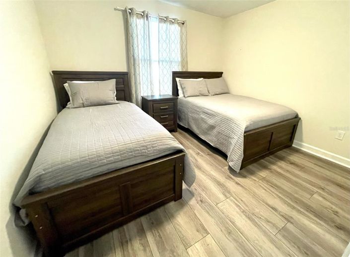 Image No.38-6 Bed House for sale
