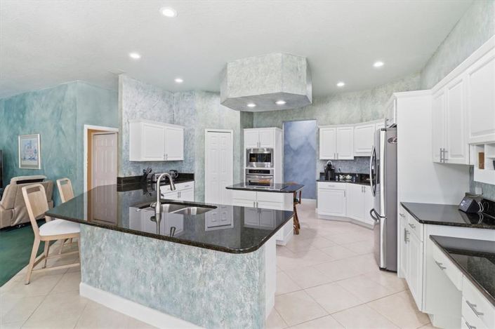 Image No.24-4 Bed House for sale