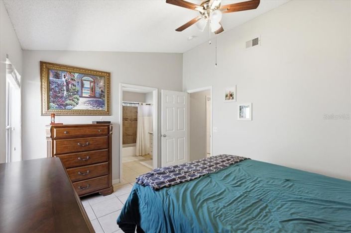 Image No.11-3 Bed House for sale