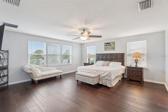 Image No.9-5 Bed House for sale