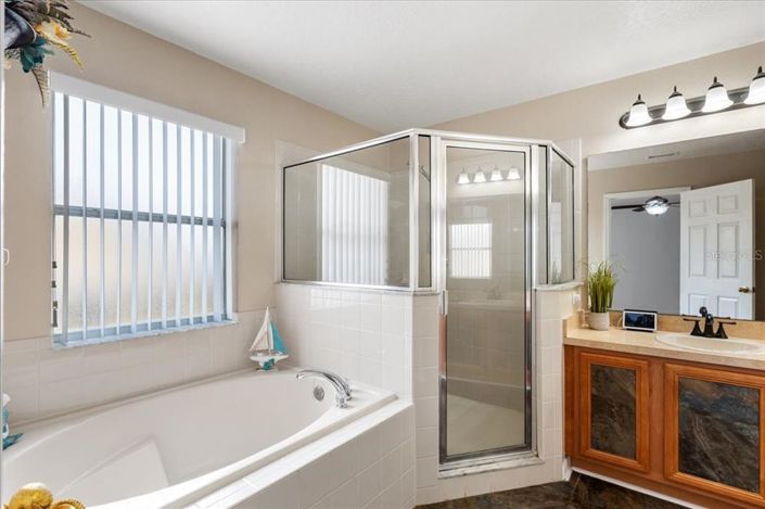 Image No.29-4 Bed House for sale