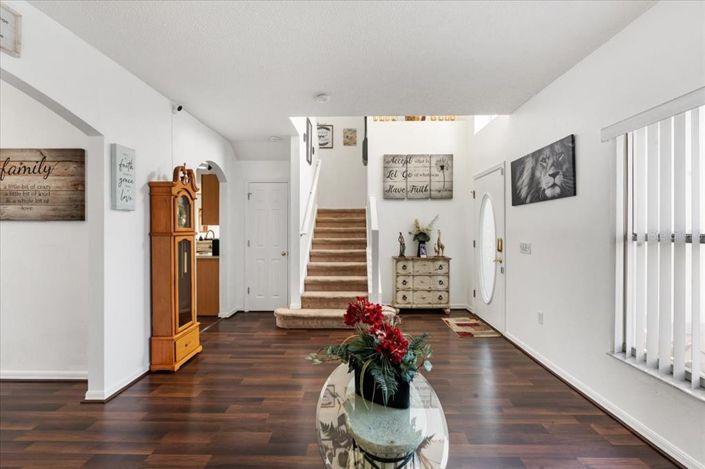 Image No.9-4 Bed House for sale