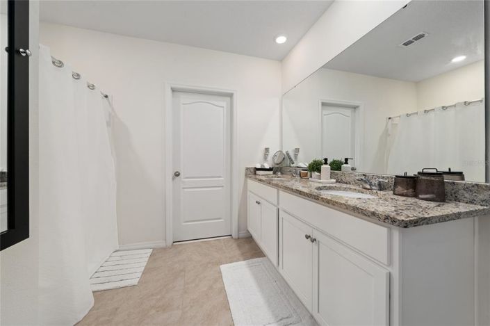 Image No.20-5 Bed House for sale