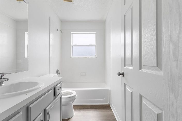 Image No.24-6 Bed House for sale