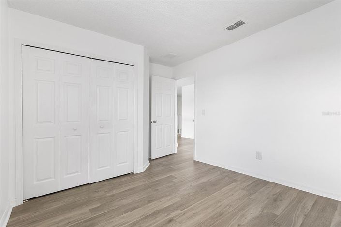 Image No.27-6 Bed House for sale