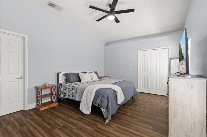 Image No.15-3 Bed House for sale