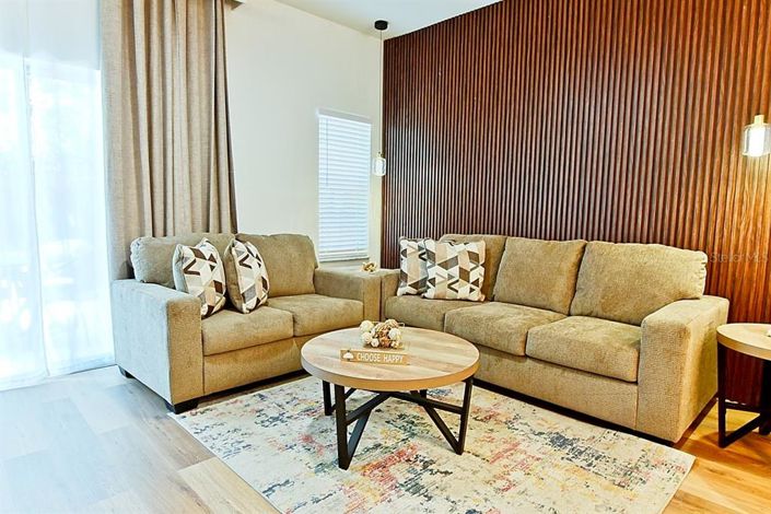 Image No.8-3 Bed Townhouse for sale