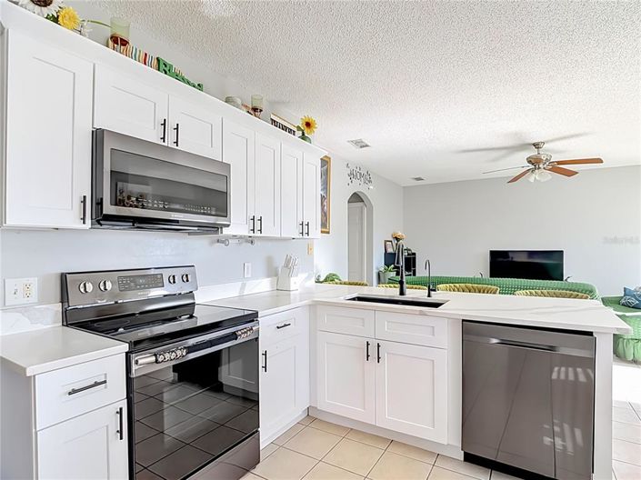 Image No.3-4 Bed House for sale